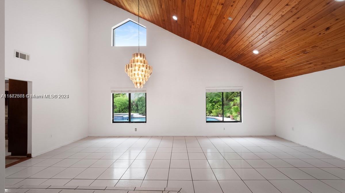 KENDALL TRAILS SUB - Residential Lease