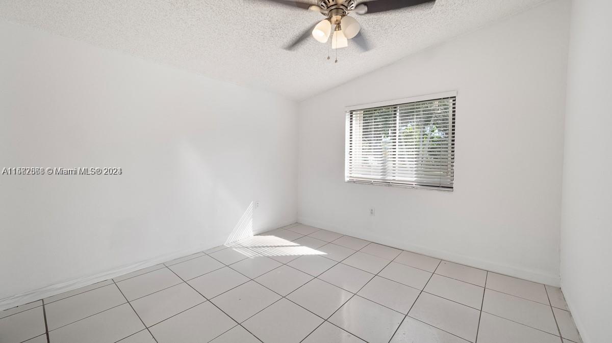 KENDALL TRAILS SUB - Residential Lease