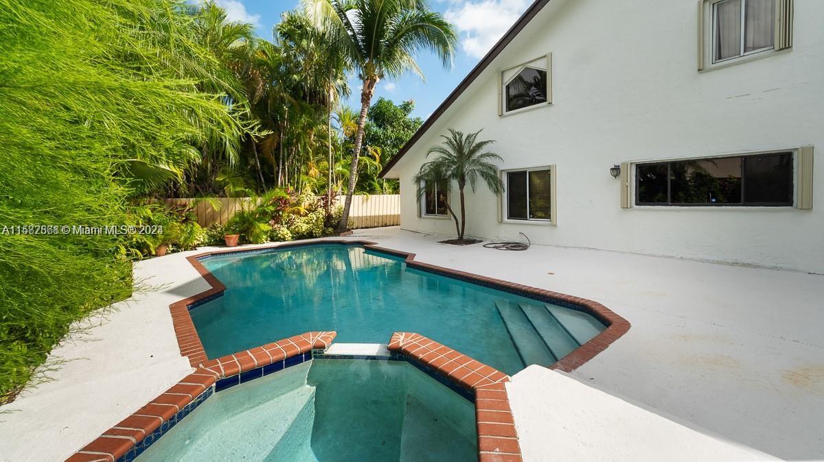 KENDALL TRAILS SUB - Residential Lease