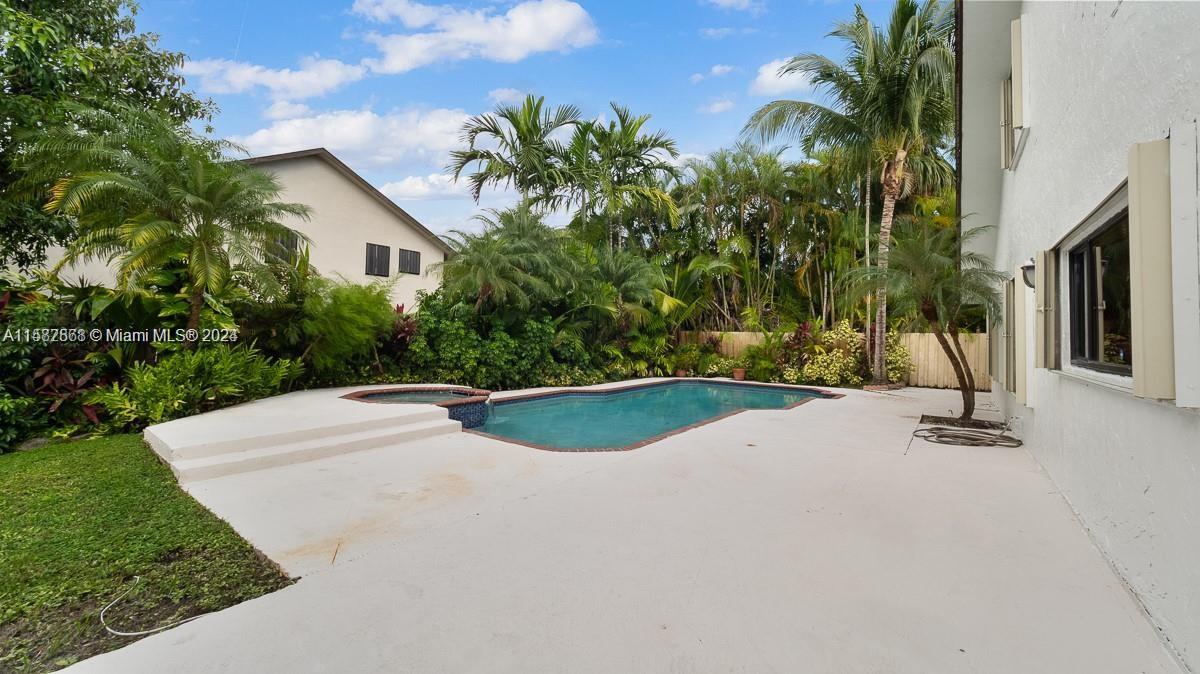 KENDALL TRAILS SUB - Residential Lease