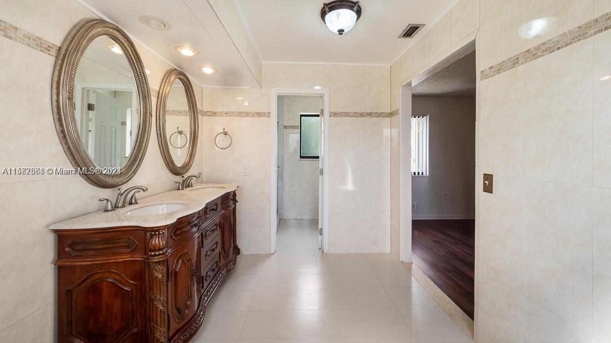 KENDALL TRAILS SUB - Residential Lease