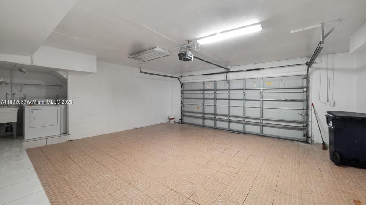 KENDALL TRAILS SUB - Residential Lease