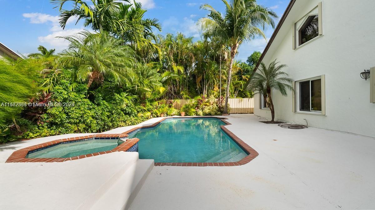 KENDALL TRAILS SUB - Residential Lease