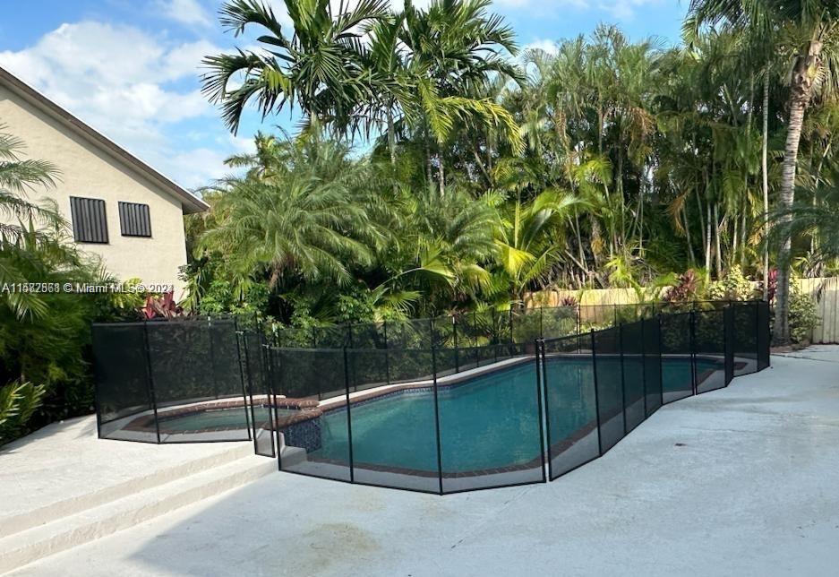 KENDALL TRAILS SUB - Residential Lease