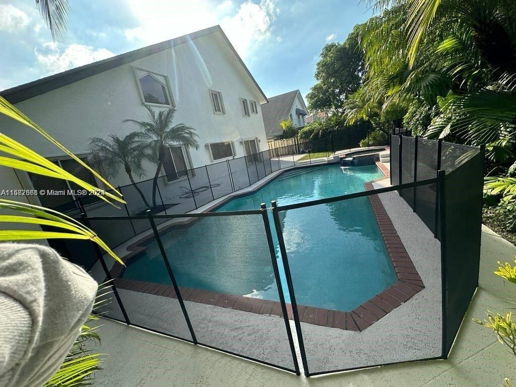 KENDALL TRAILS SUB - Residential Lease