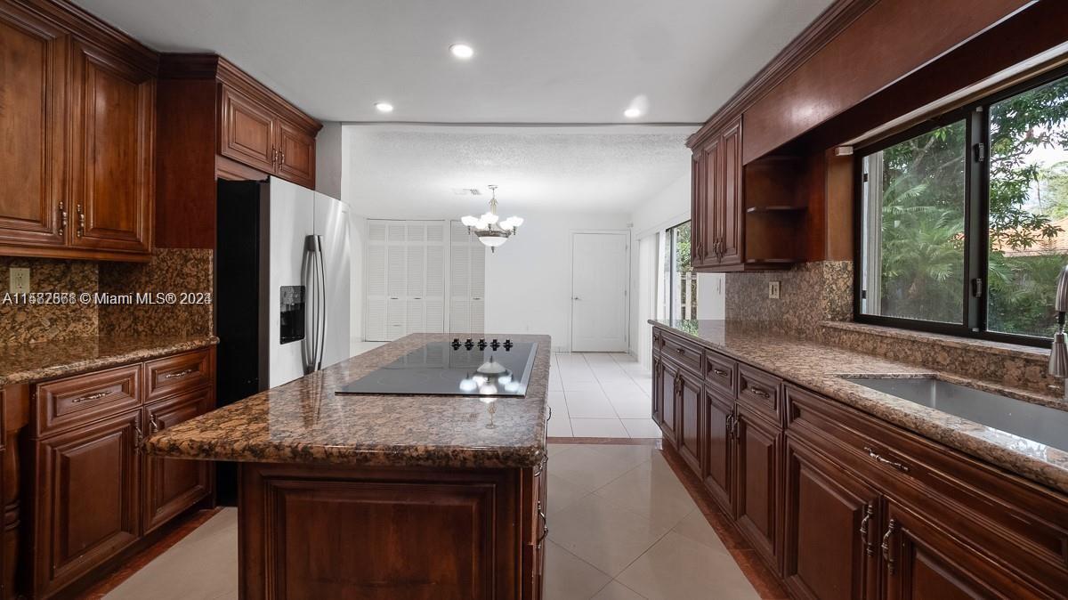 KENDALL TRAILS SUB - Residential Lease