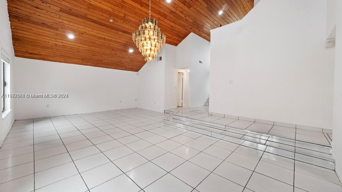 KENDALL TRAILS SUB - Residential Lease