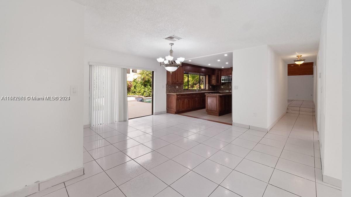 KENDALL TRAILS SUB - Residential Lease