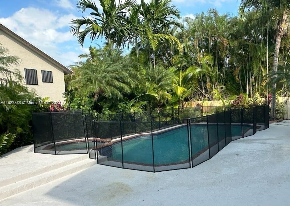 KENDALL TRAILS SUB - Residential Lease