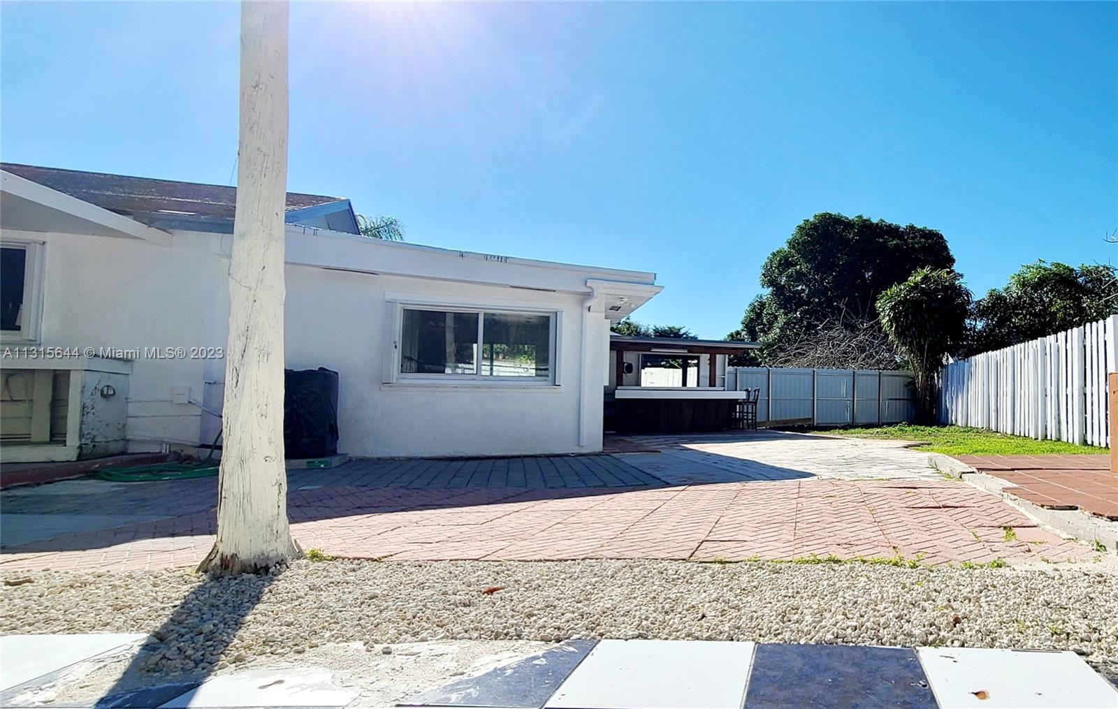 SUNNY GARDENS ESTATES I - Residential Lease