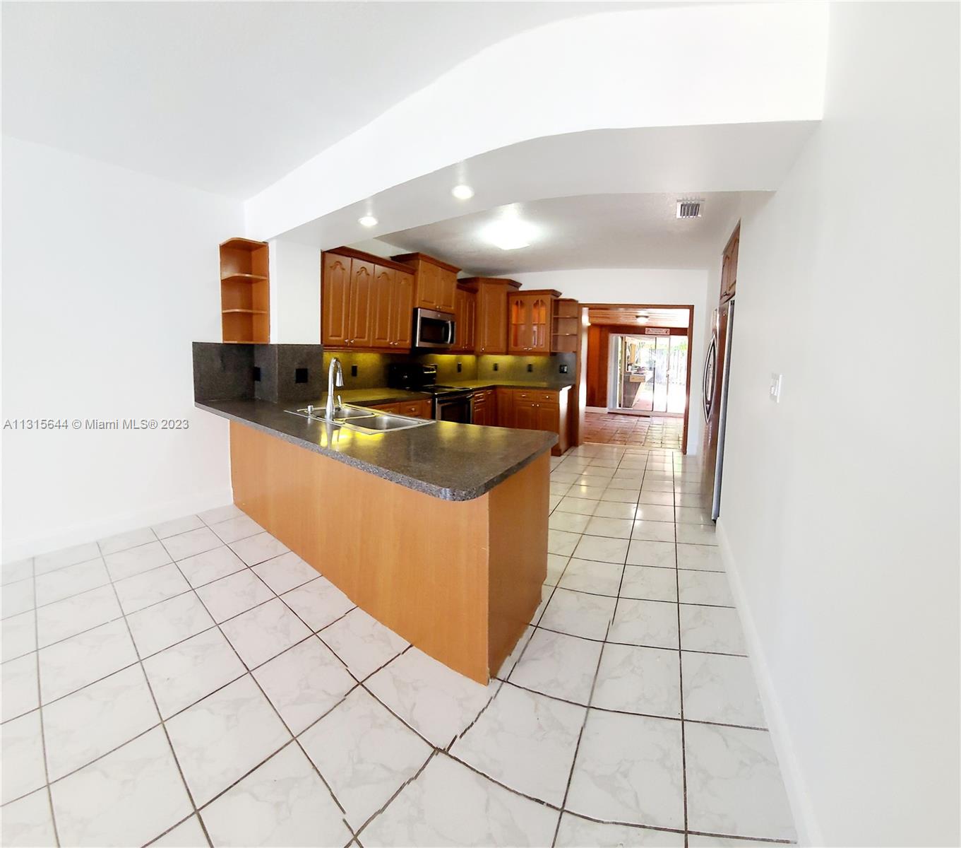 SUNNY GARDENS ESTATES I - Residential Lease