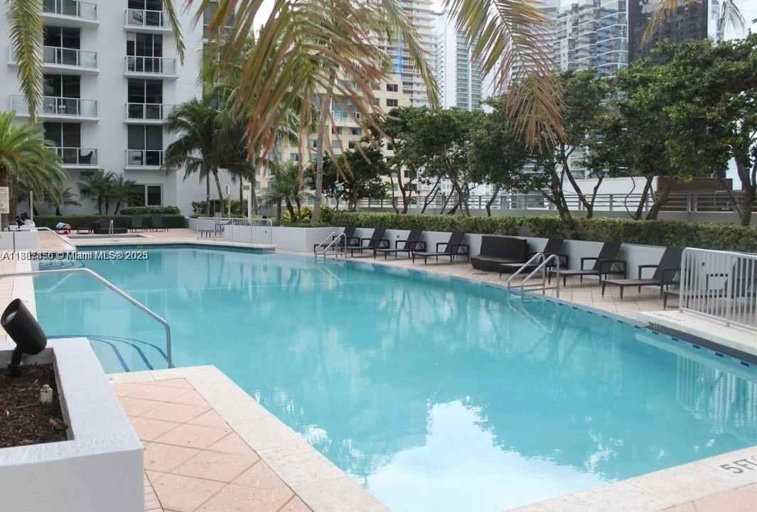 1050 Brickell Ave 1618