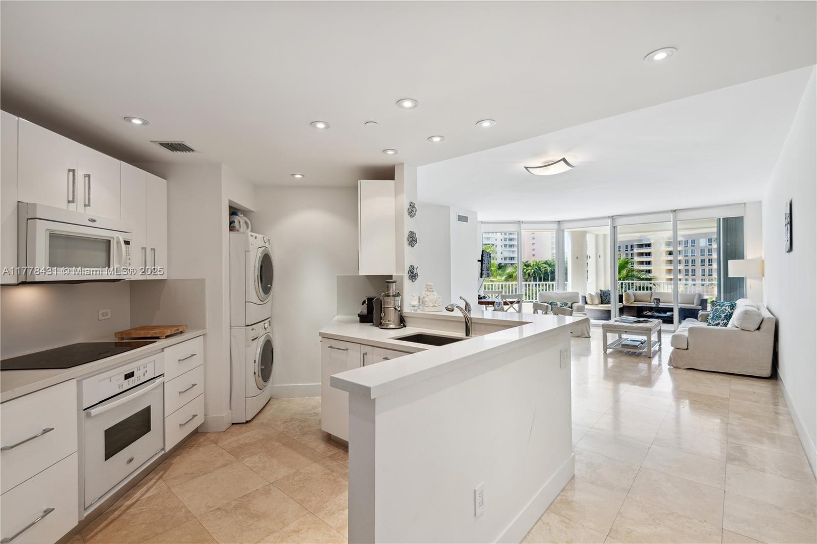 715 Crandon Blvd 506, Key Biscayne, Miami-Dade County, Florida - 2 Bedrooms  
2 Bathrooms - 