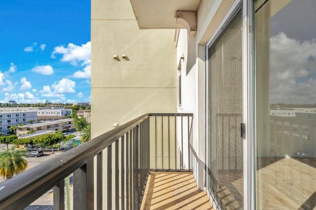 LAWRENCE ESTATE LAND CO - Residential Lease