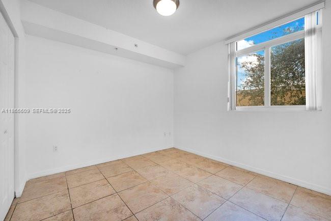 LAWRENCE ESTATE LAND CO - Residential Lease