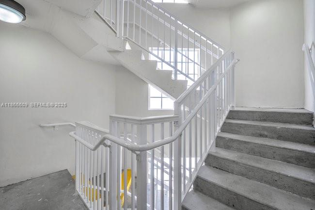 LAWRENCE ESTATE LAND CO - Residential Lease