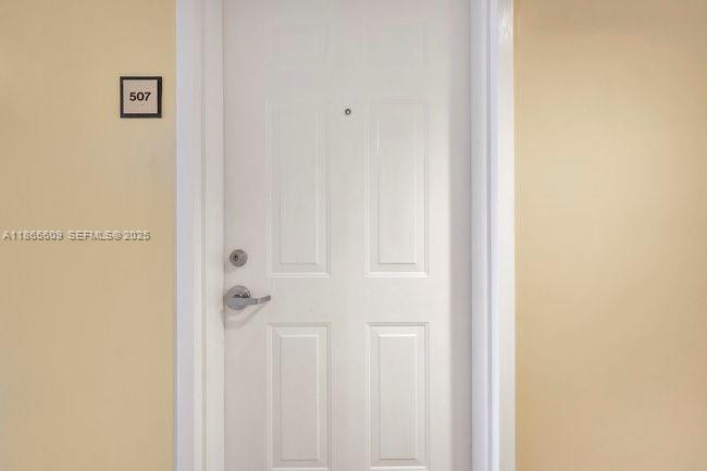 LAWRENCE ESTATE LAND CO - Residential Lease