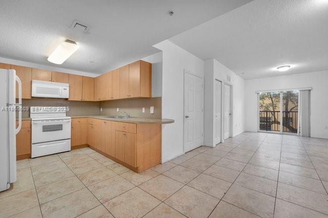 LAWRENCE ESTATE LAND CO - Residential Lease