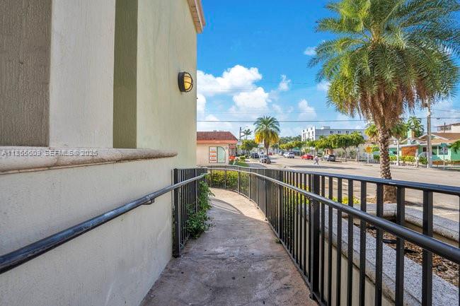 LAWRENCE ESTATE LAND CO - Residential Lease