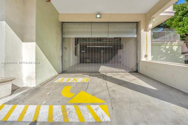 LAWRENCE ESTATE LAND CO - Residential Lease