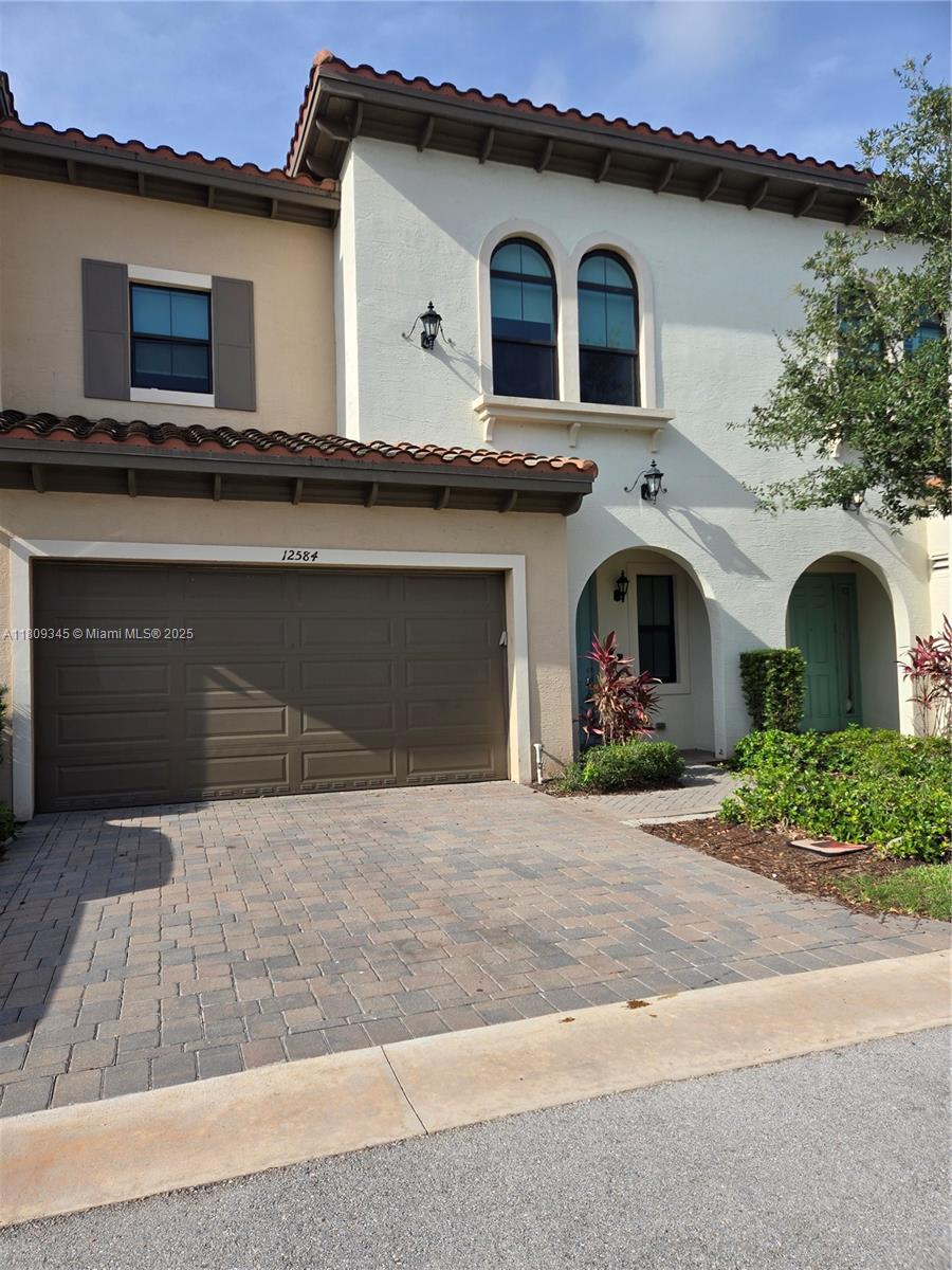 12584 Nw 32nd Mnr 12584, Sunrise, Miami-Dade County, Florida - 3 Bedrooms  
3 Bathrooms - 