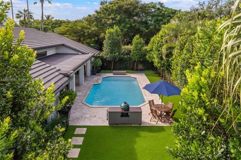 A home in Pinecrest