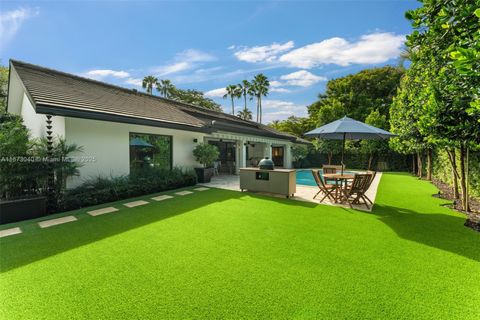 A home in Pinecrest