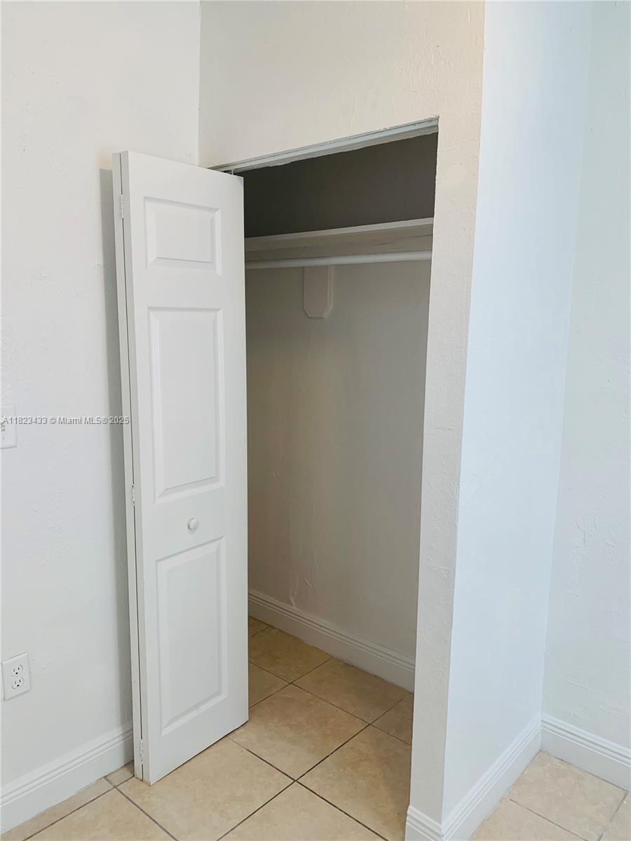 NORTH SHORE CREST - Residential Lease