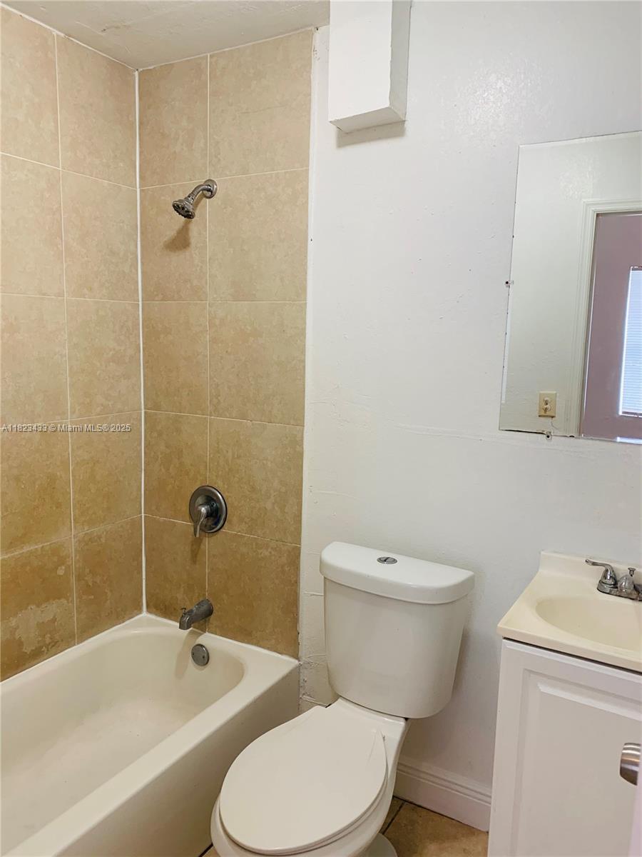 NORTH SHORE CREST - Residential Lease