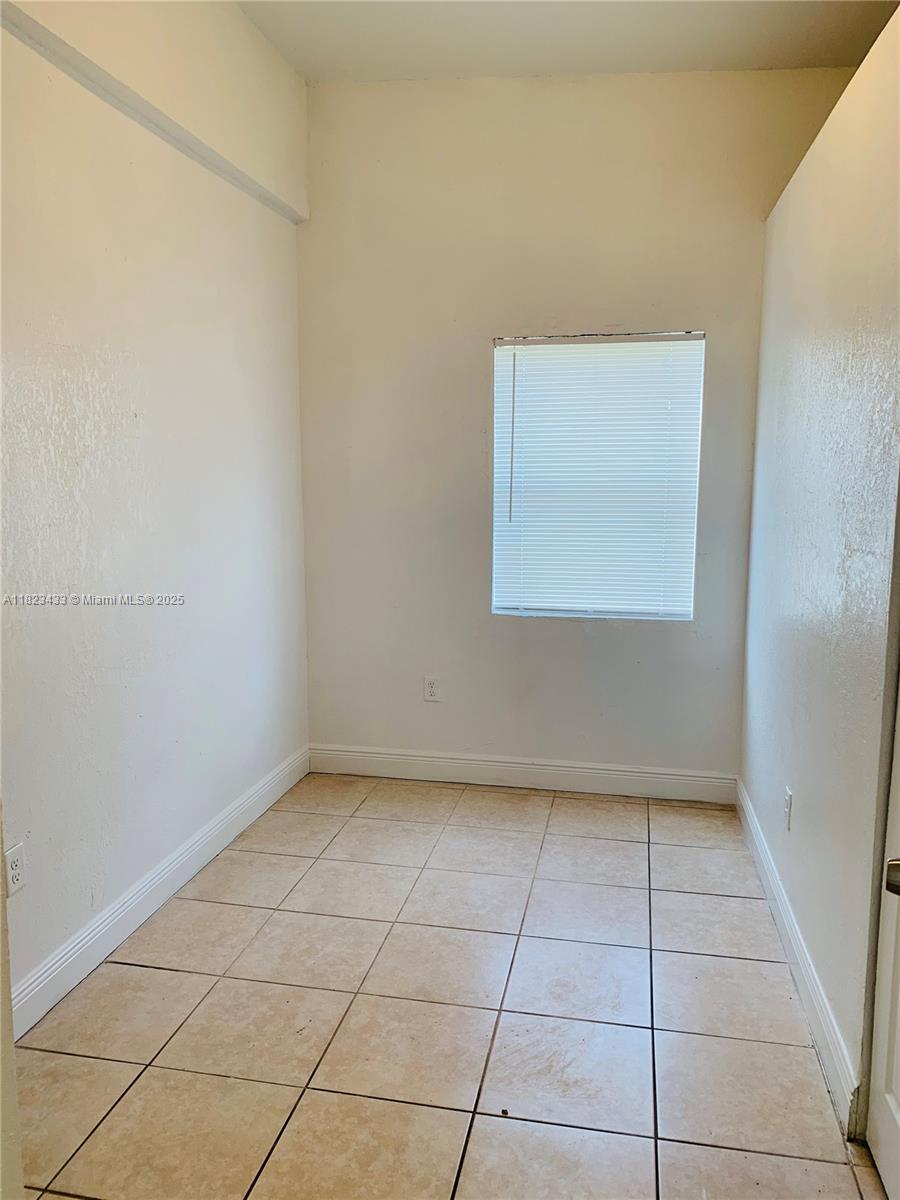 NORTH SHORE CREST - Residential Lease