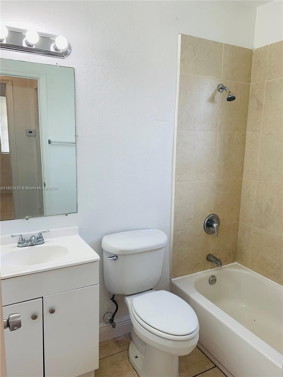 NORTH SHORE CREST - Residential Lease