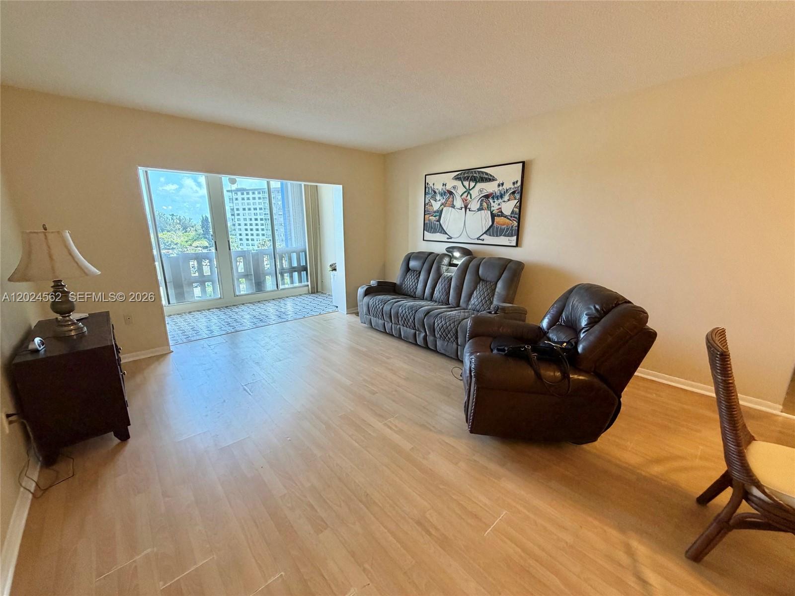 4001 Hillcrest Dr 609