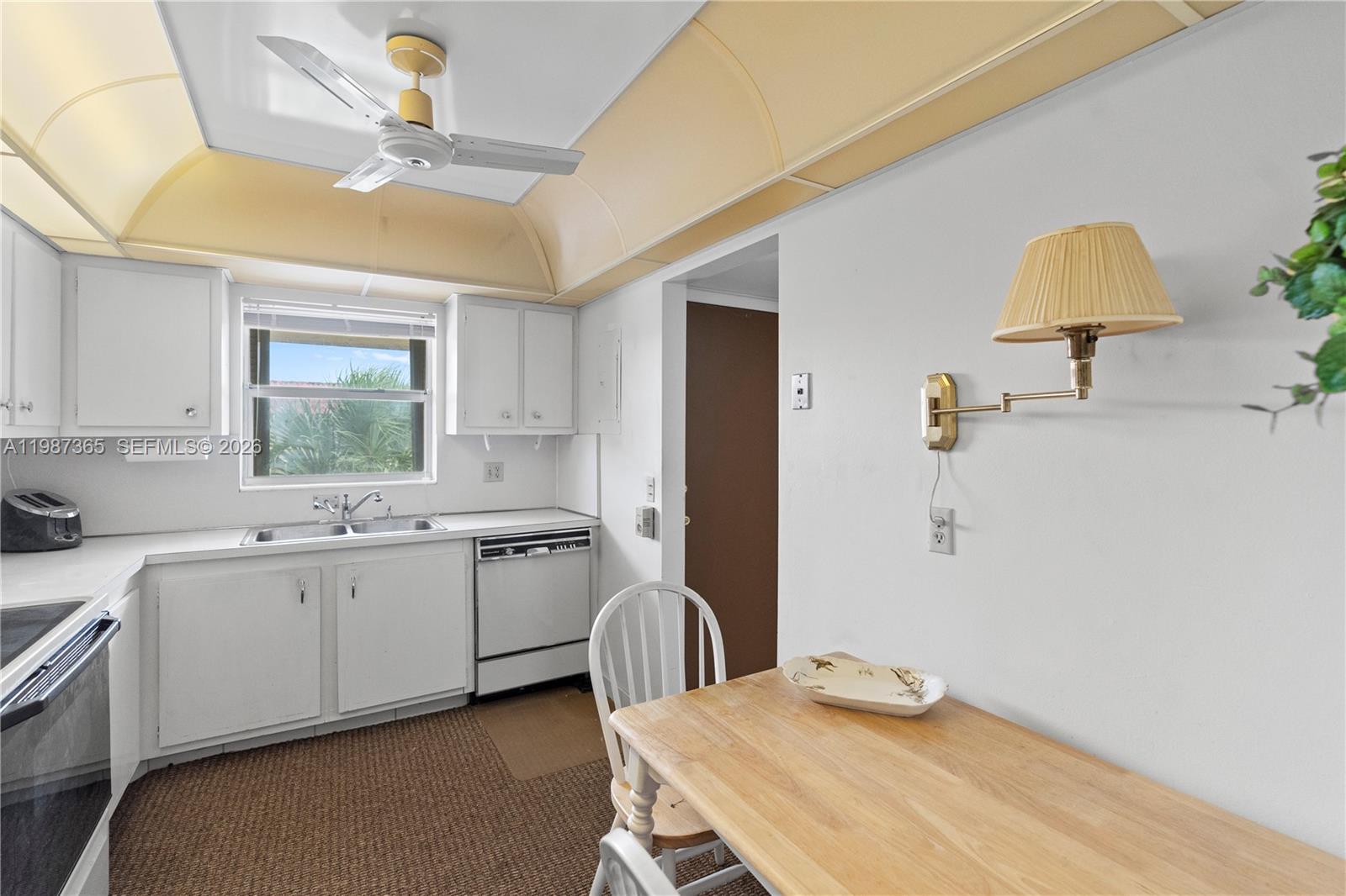 NORTH GARDEN CONDO OF DEE - Residential