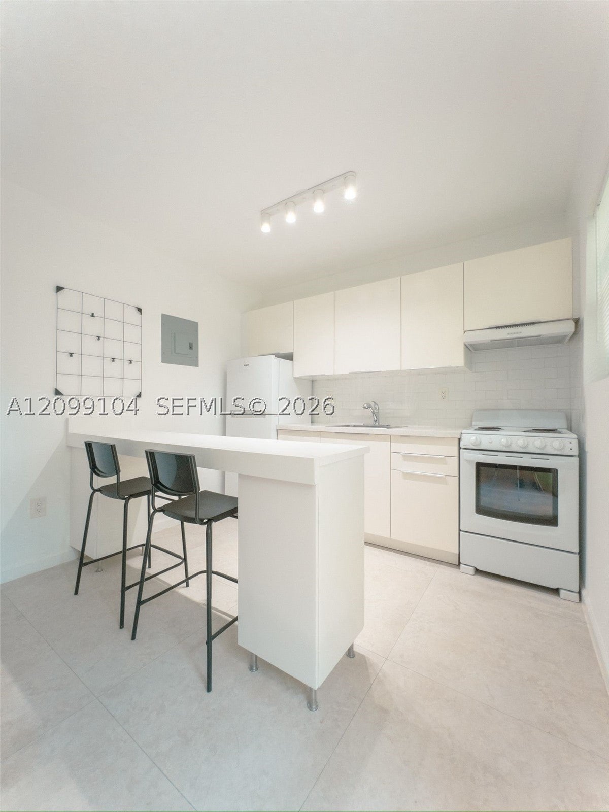 3676 Oak Ave 1
