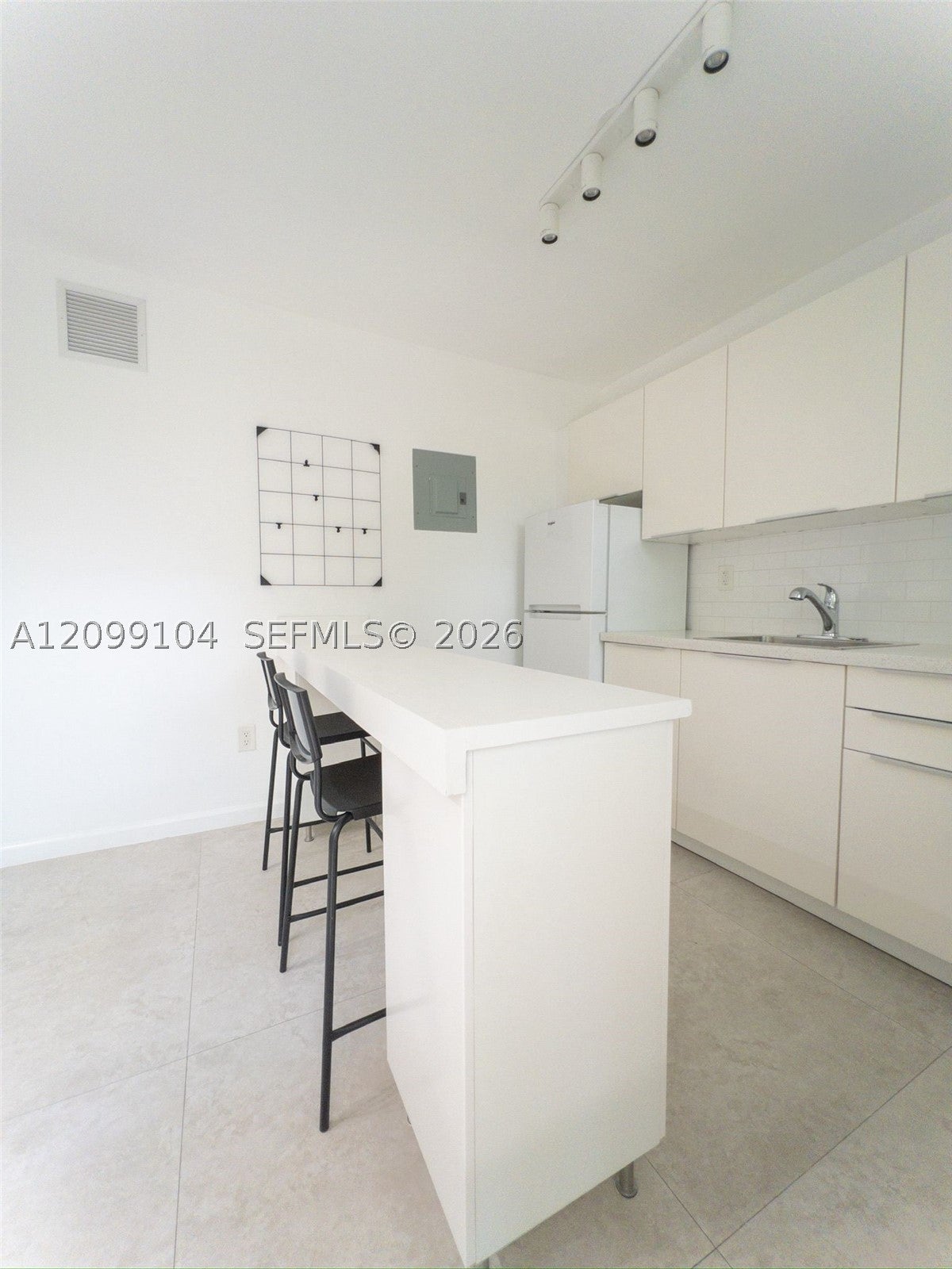 3676 Oak Ave 1