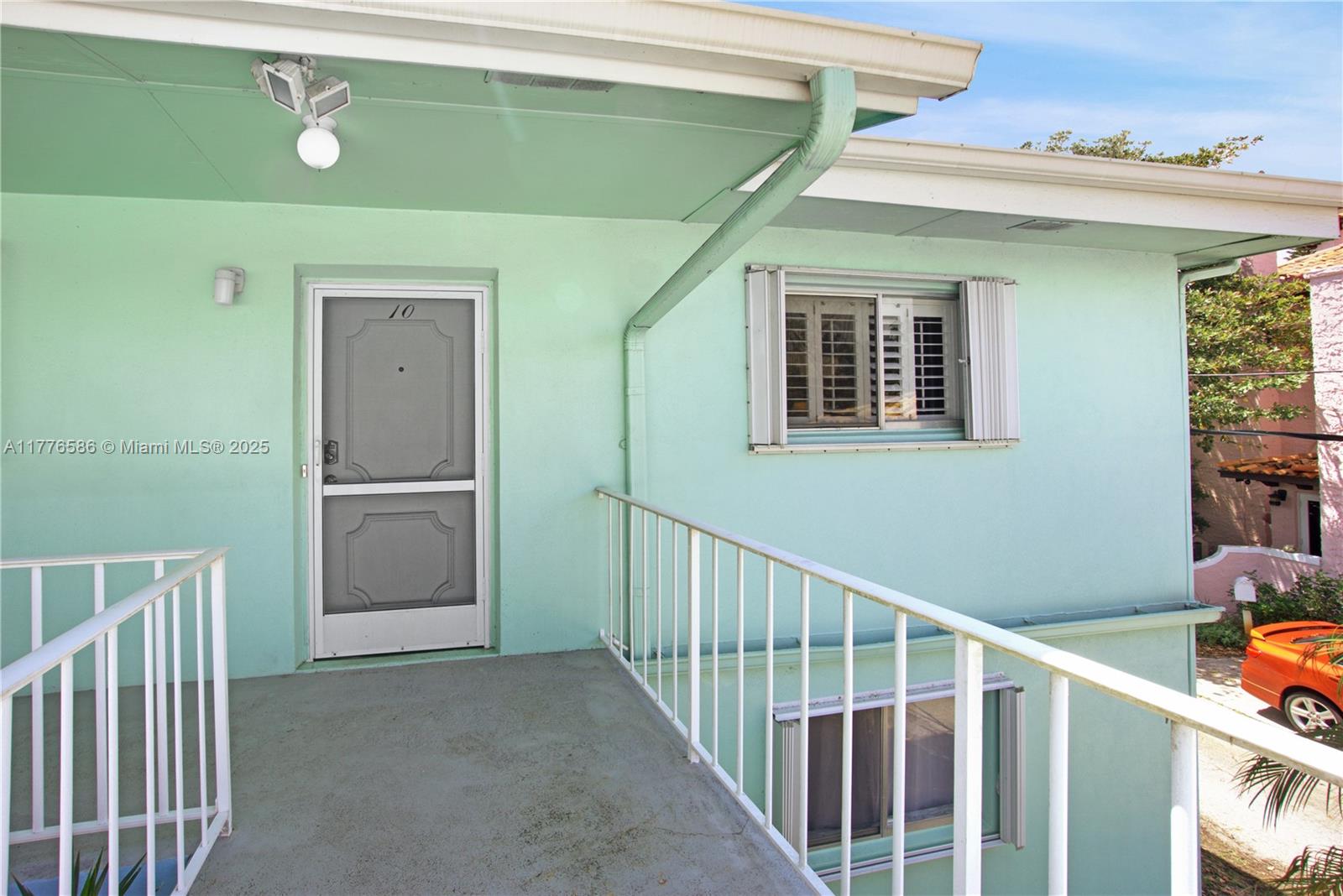 FOUR TWENTY ONE CONDO - Residential