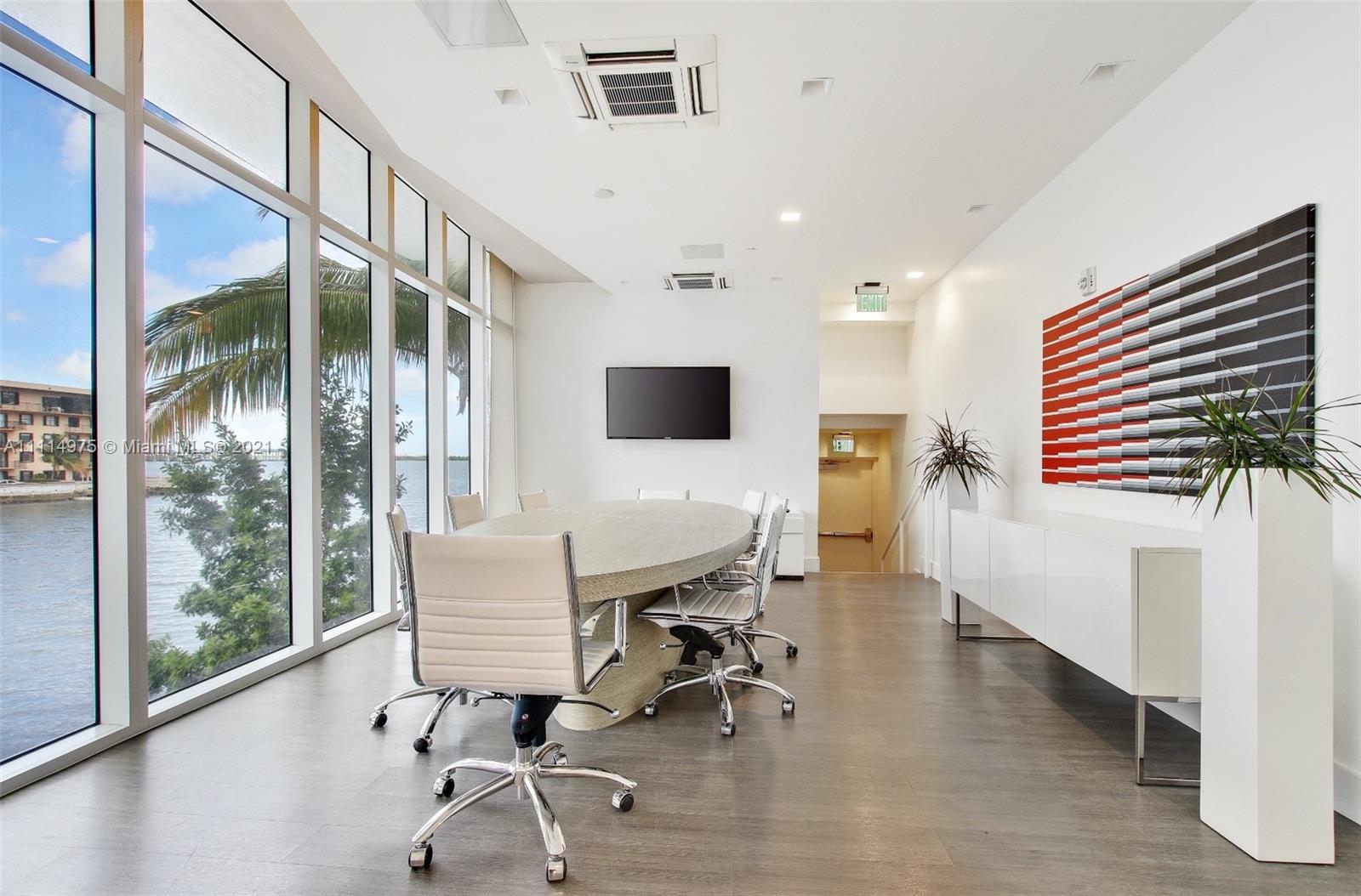 THE CRIMSON CONDOMINIUM - Residential