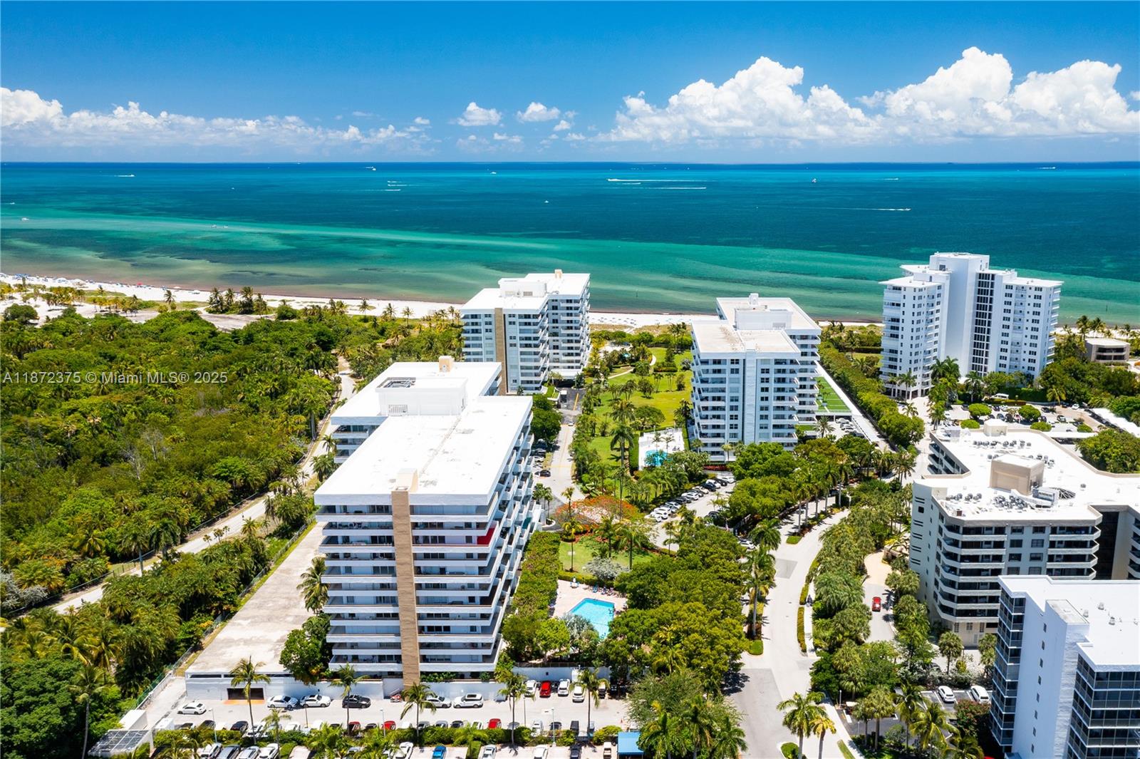 COMMODORE CLUB SOUTH COND - Residential