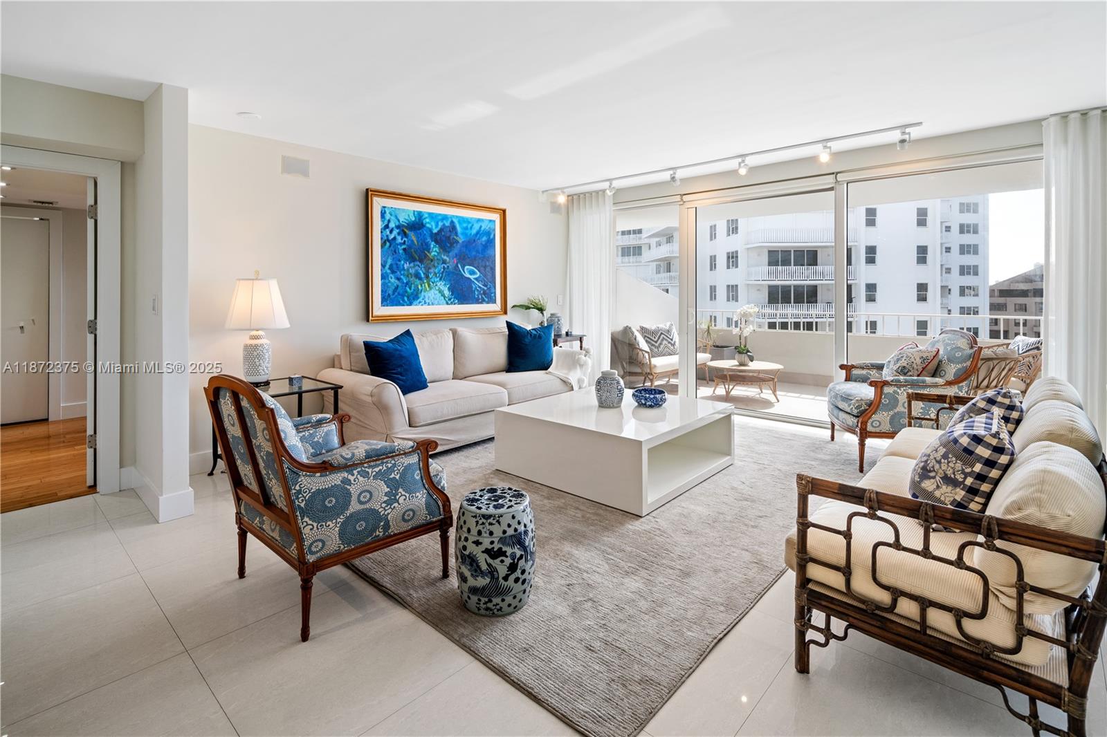 COMMODORE CLUB SOUTH COND - Residential