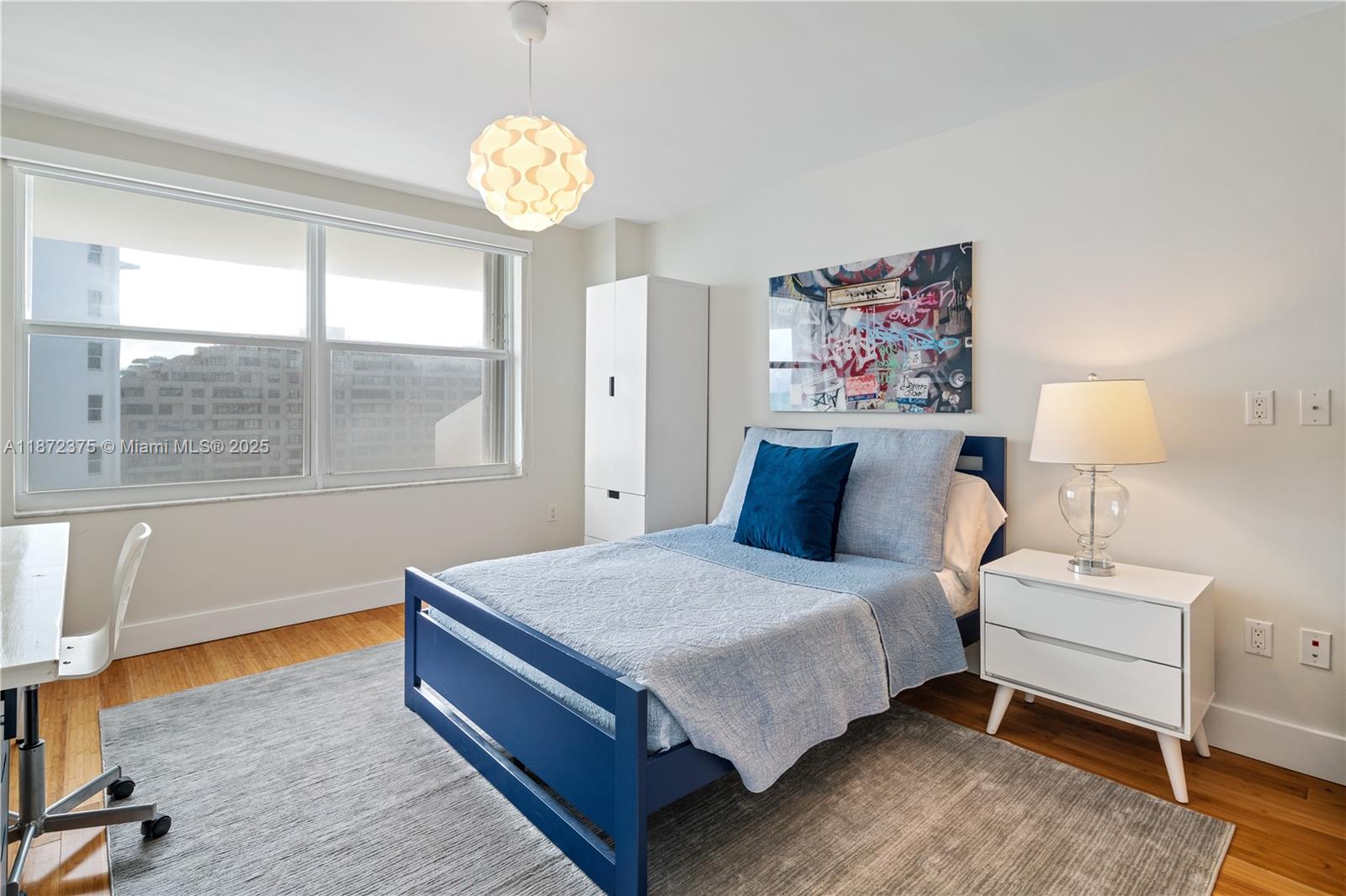 COMMODORE CLUB SOUTH COND - Residential