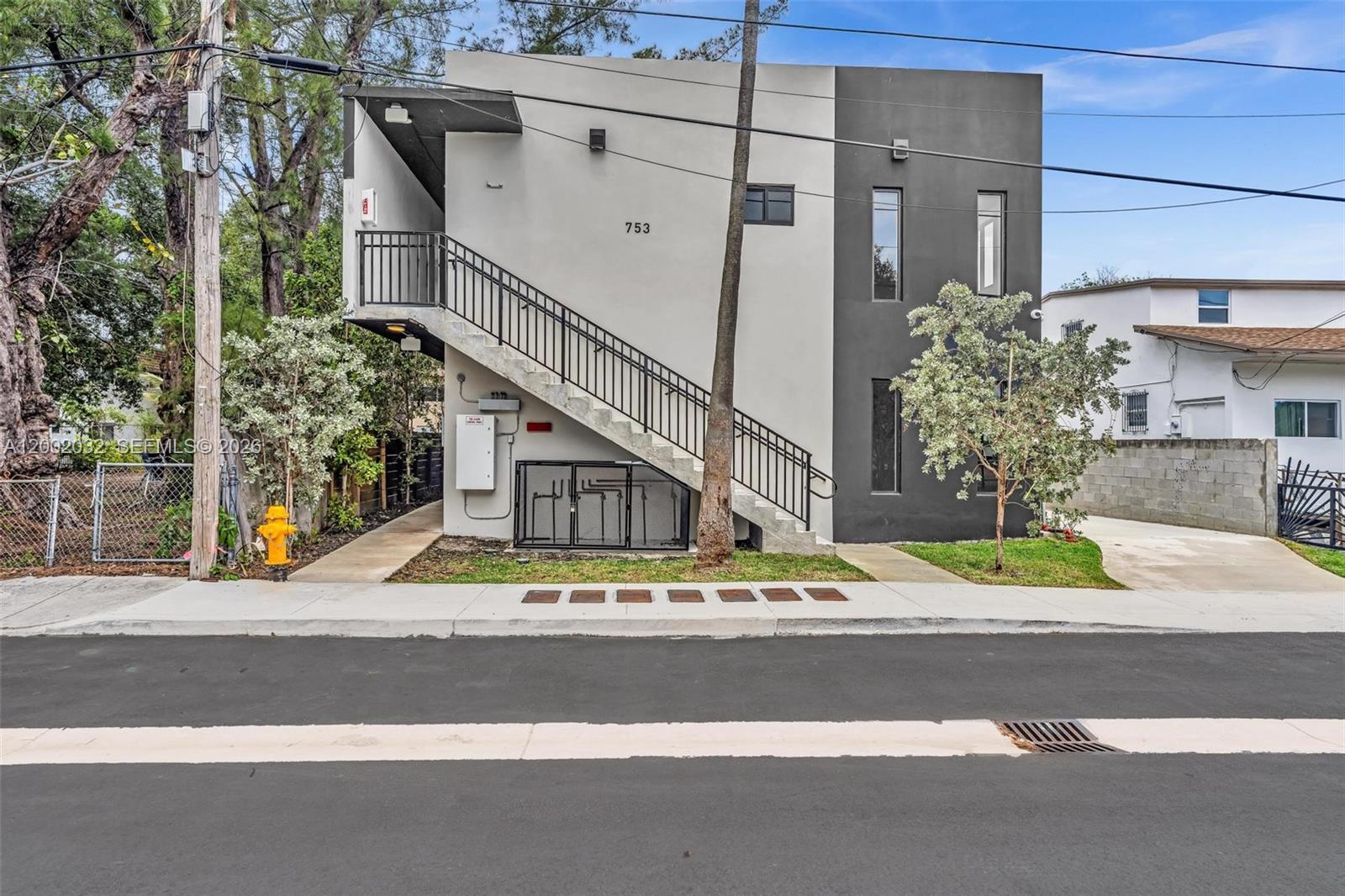 DE LEON PARK - Residential Lease