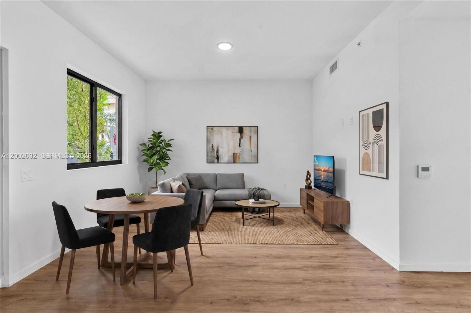 DE LEON PARK - Residential Lease