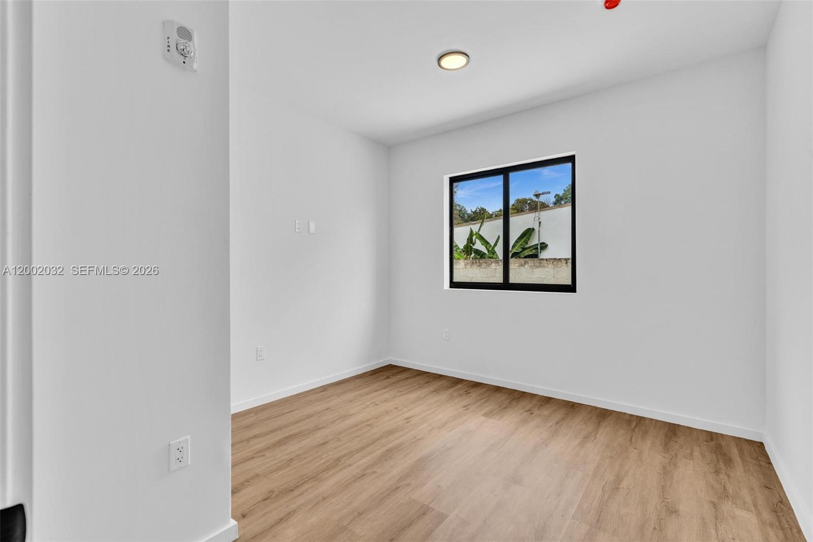 DE LEON PARK - Residential Lease