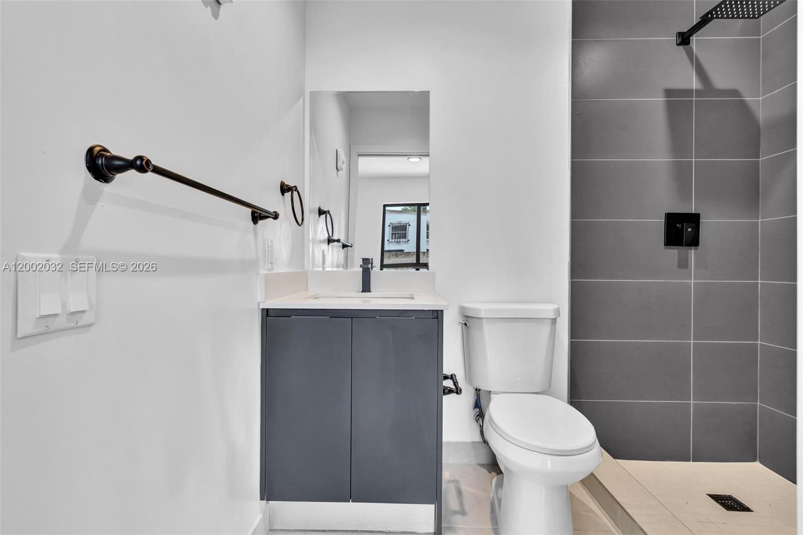 DE LEON PARK - Residential Lease