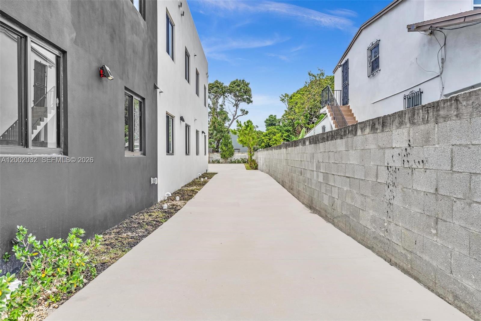 DE LEON PARK - Residential Lease