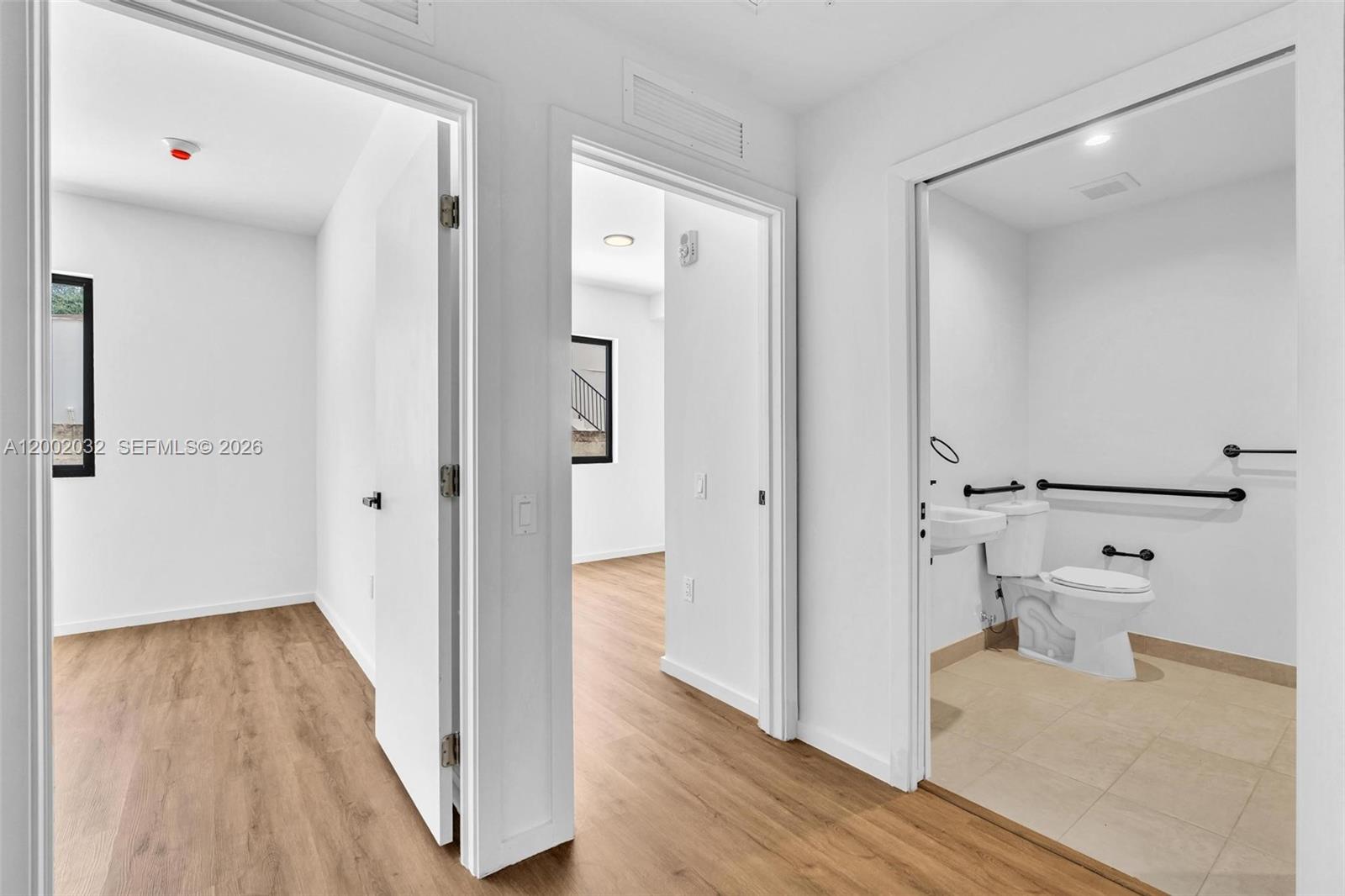 DE LEON PARK - Residential Lease