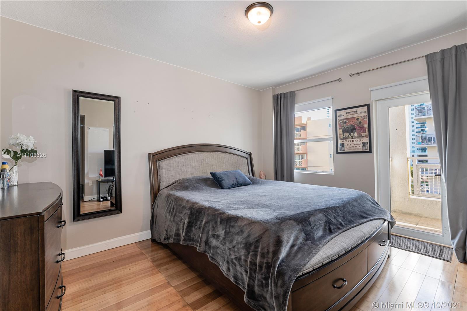 BAHIA BISCAYNE CONDO - Residential