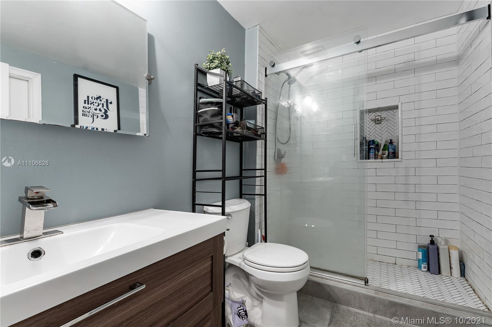 BAHIA BISCAYNE CONDO - Residential