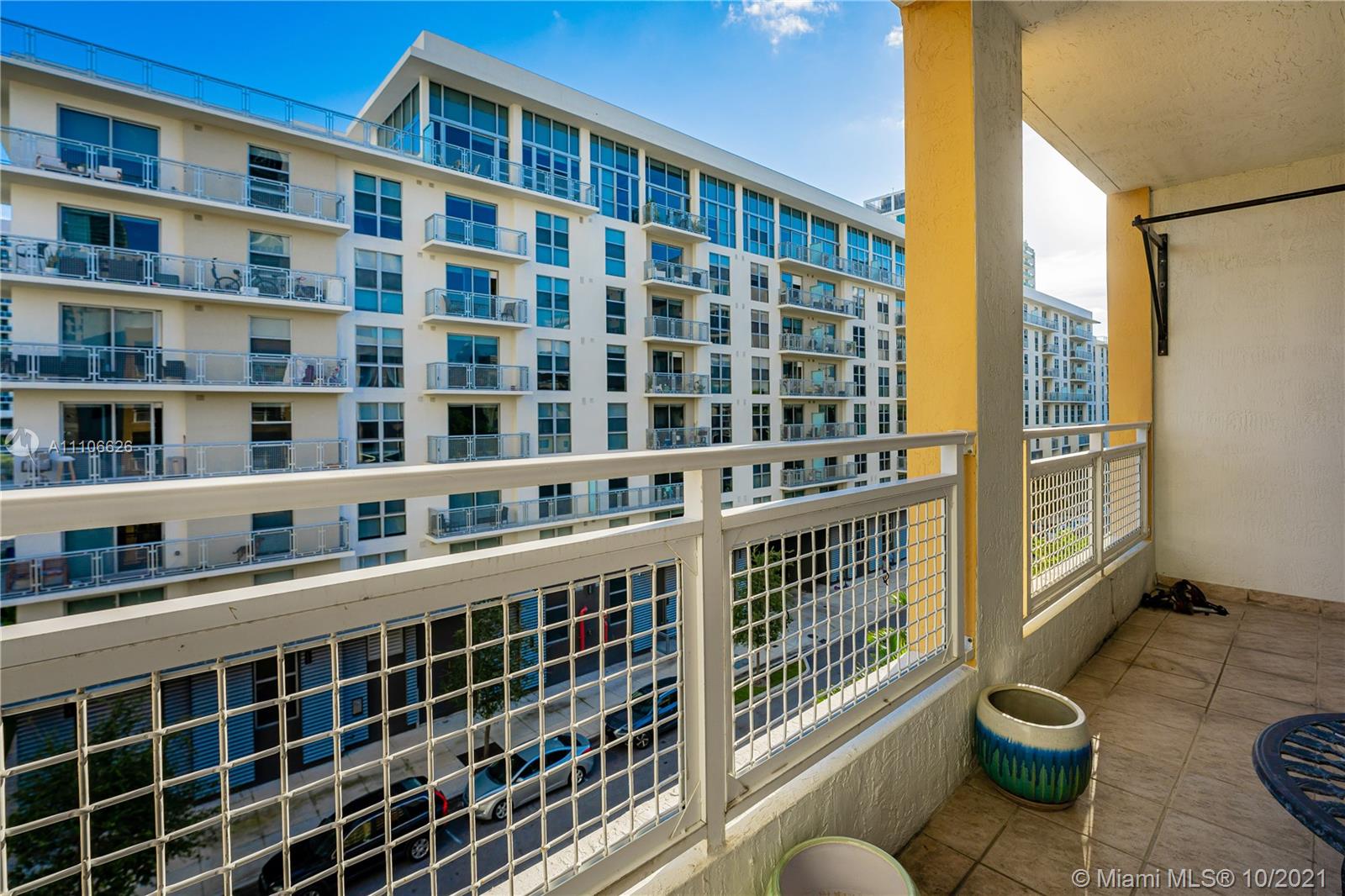 BAHIA BISCAYNE CONDO - Residential