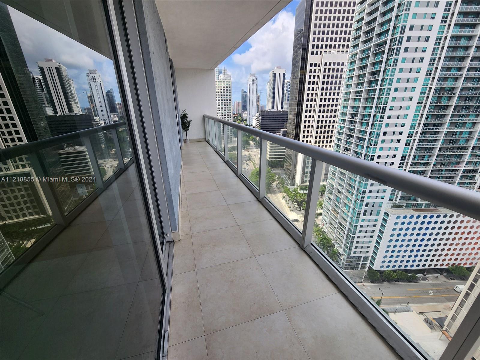 ICON BRICKELL CONDO - Residential